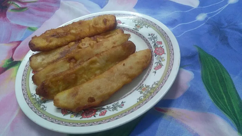 Vitumbuwa (Zambian Fritters), via Wikimedia Commons