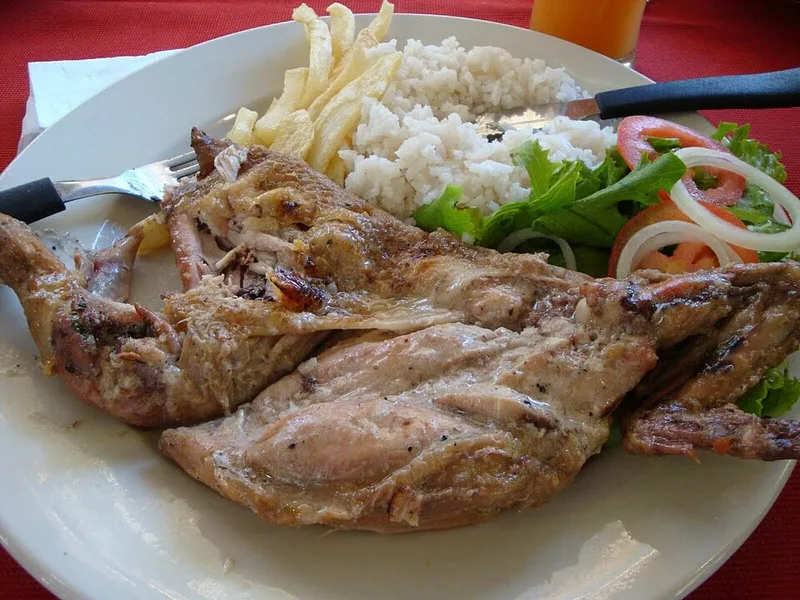 Frango a Zambeziana, via Wikimedia Commons